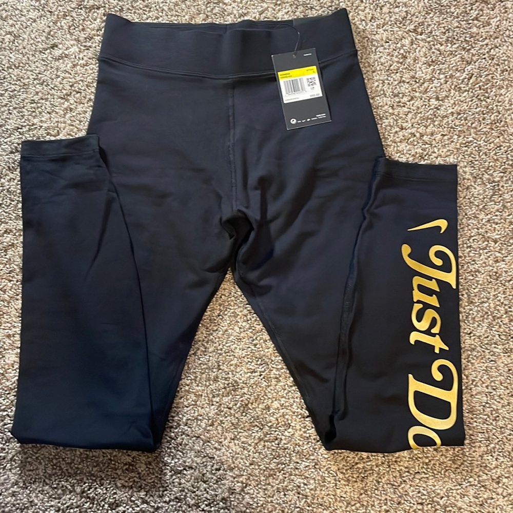 Women’s Nike leggings size small